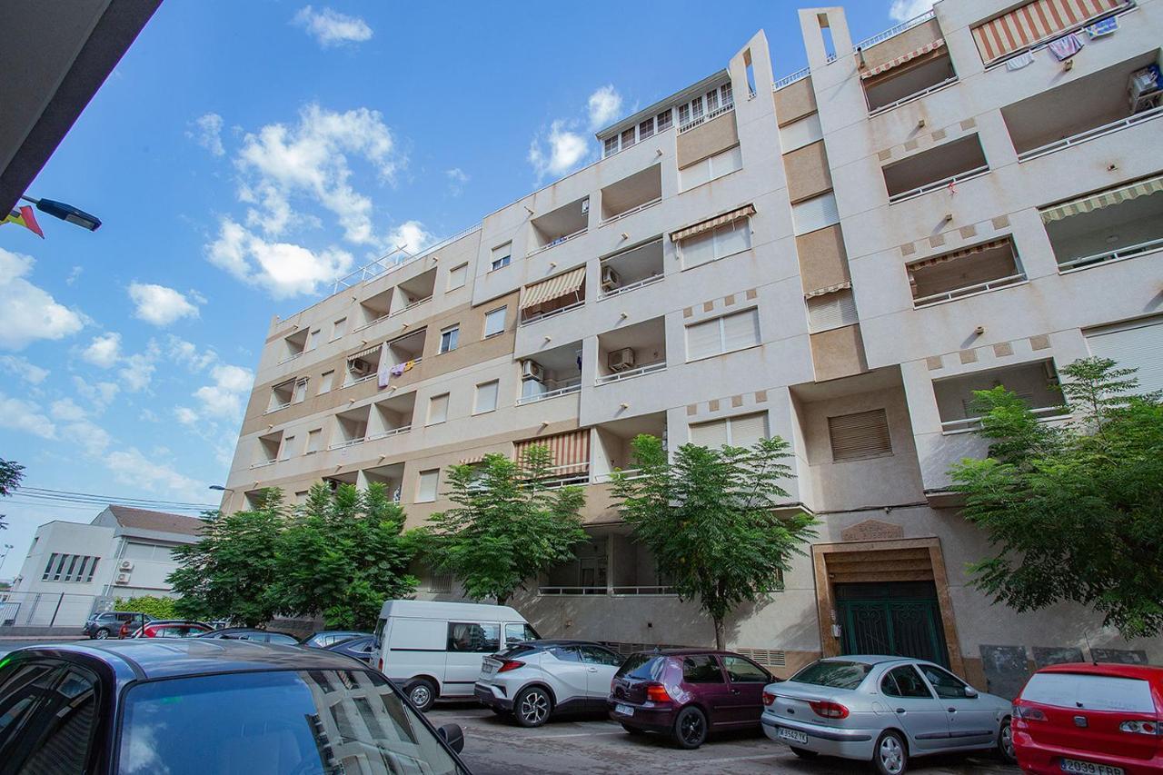 096 Pleasant Place Luis - Alicante Holiday Torrevieja Exterior foto