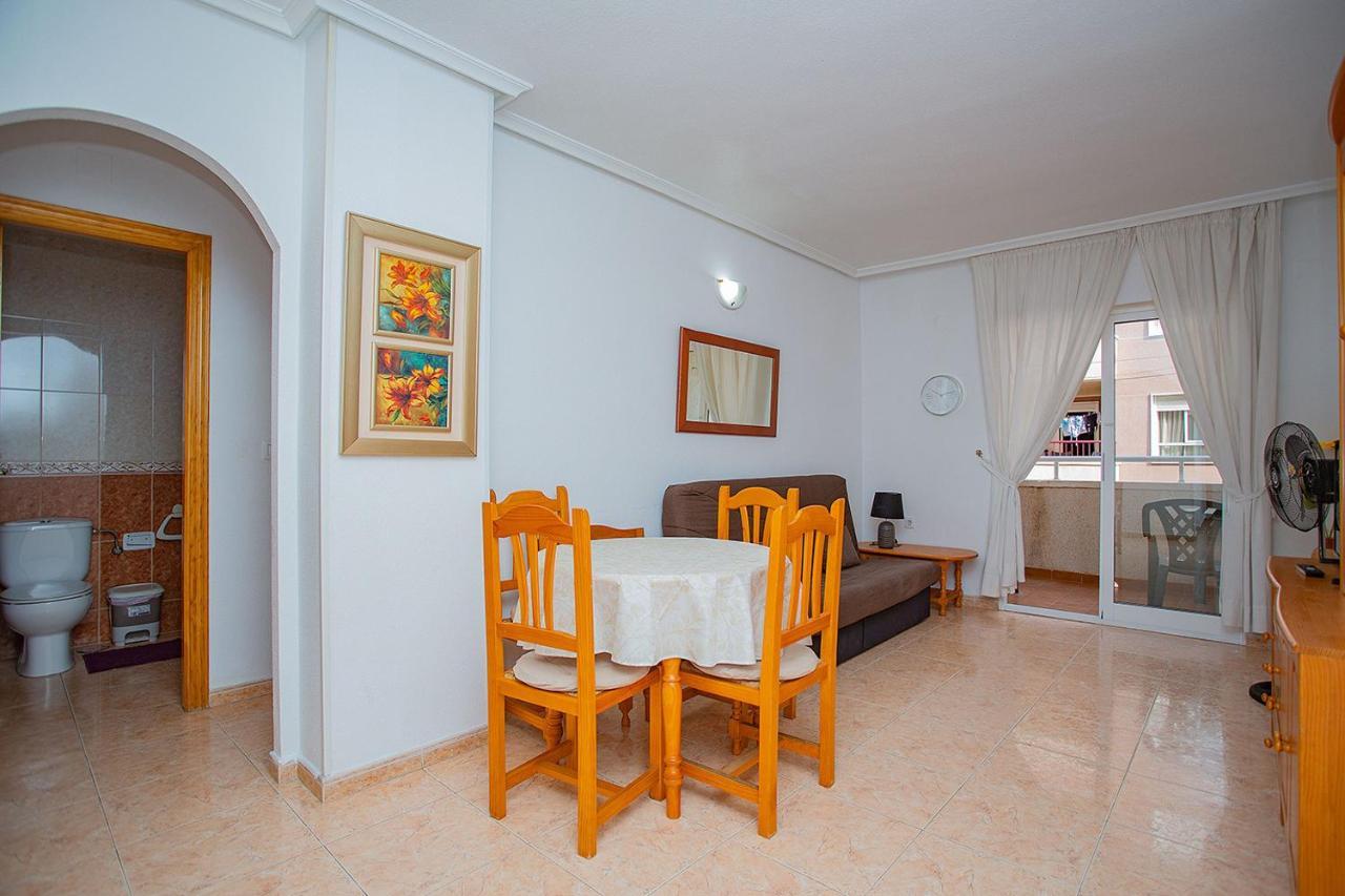 096 Pleasant Place Luis - Alicante Holiday Torrevieja Exterior foto
