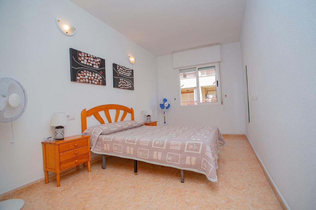 096 Pleasant Place Luis - Alicante Holiday Torrevieja Exterior foto