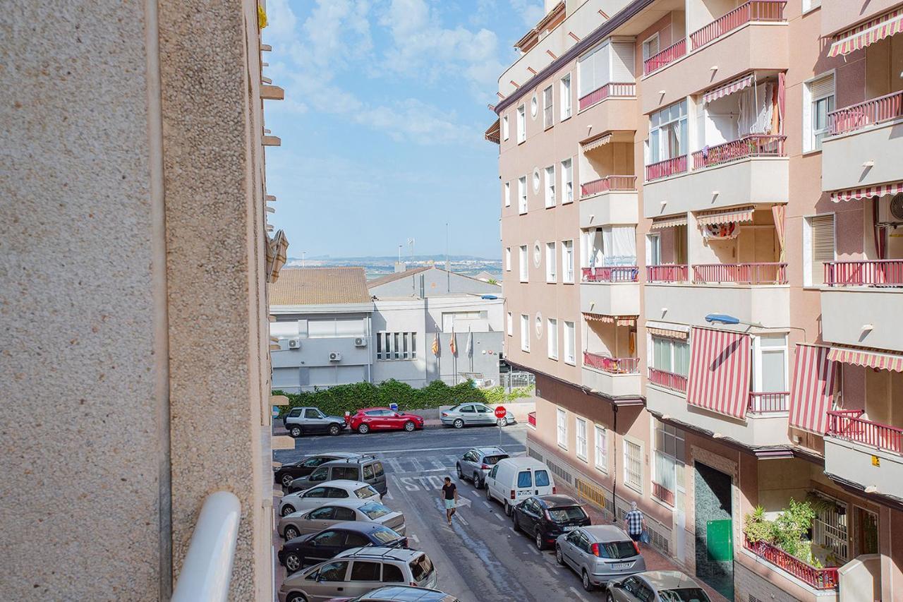 096 Pleasant Place Luis - Alicante Holiday Torrevieja Exterior foto
