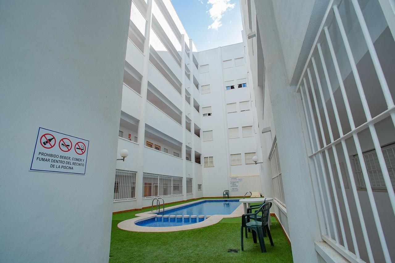 096 Pleasant Place Luis - Alicante Holiday Torrevieja Exterior foto