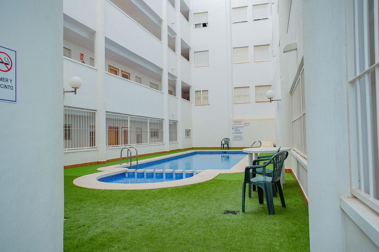 096 Pleasant Place Luis - Alicante Holiday Torrevieja Exterior foto