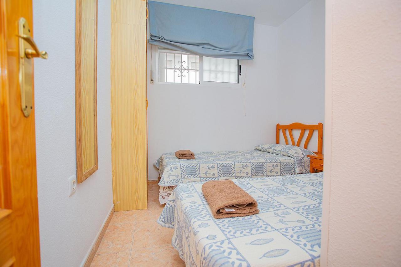 096 Pleasant Place Luis - Alicante Holiday Torrevieja Exterior foto