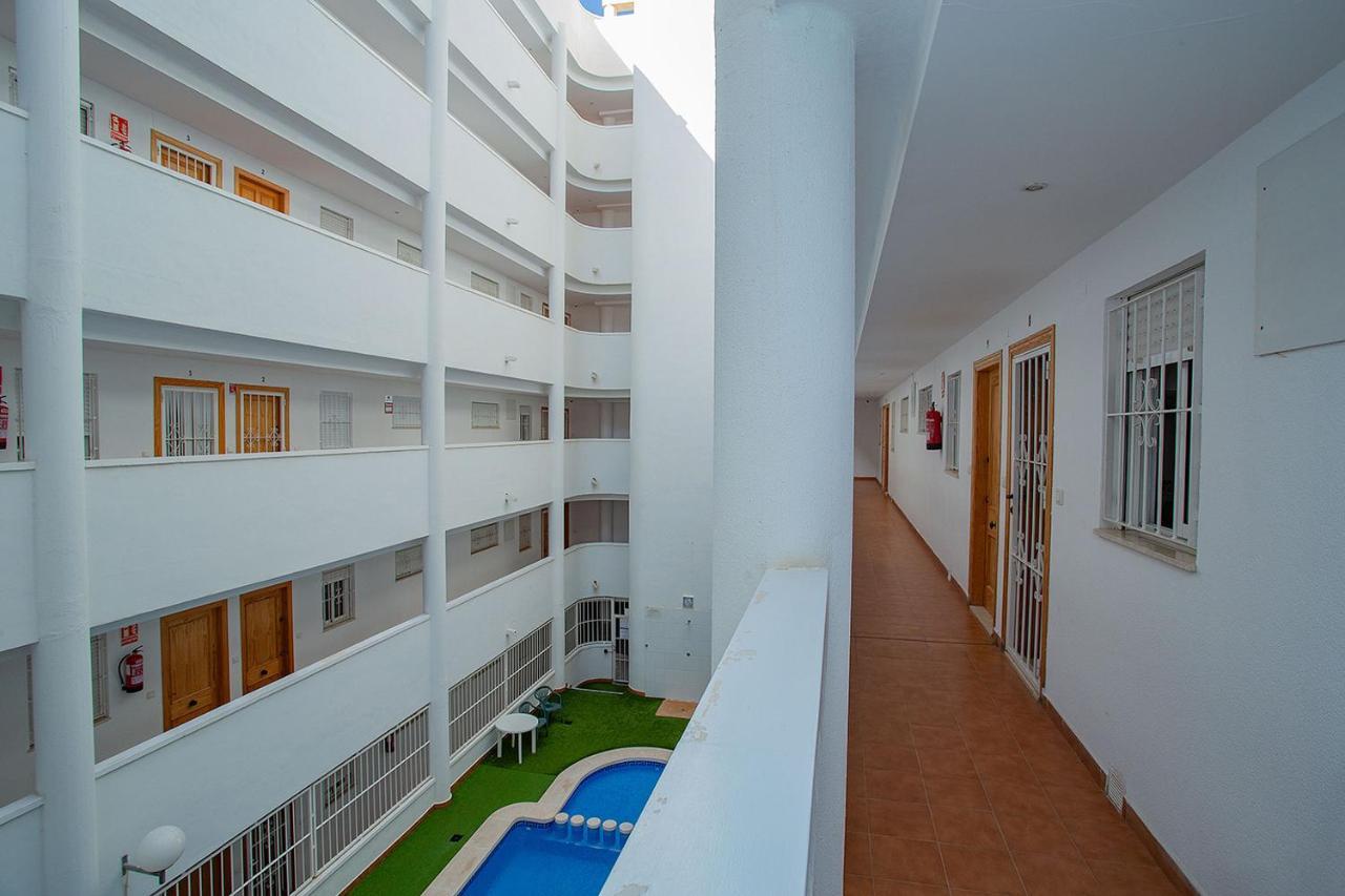 096 Pleasant Place Luis - Alicante Holiday Torrevieja Exterior foto