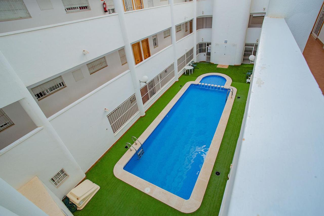 096 Pleasant Place Luis - Alicante Holiday Torrevieja Exterior foto