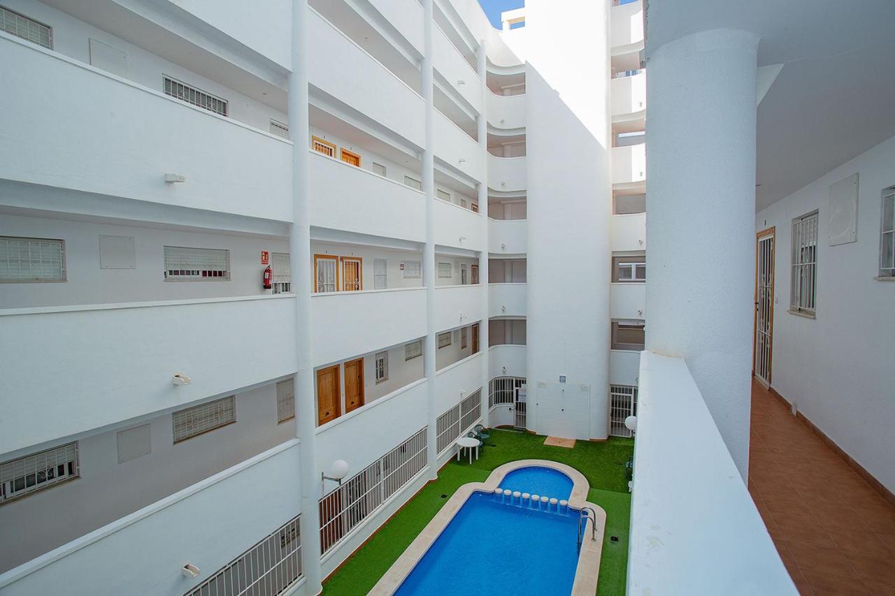 096 Pleasant Place Luis - Alicante Holiday Torrevieja Exterior foto
